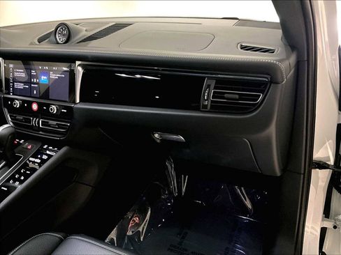 New 2026 Porsche Macan S image 22