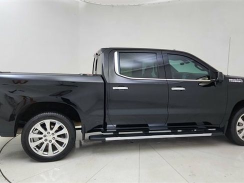 Used 2021 Chevrolet Silverado 1500 High Country w/ Technology Package image 6