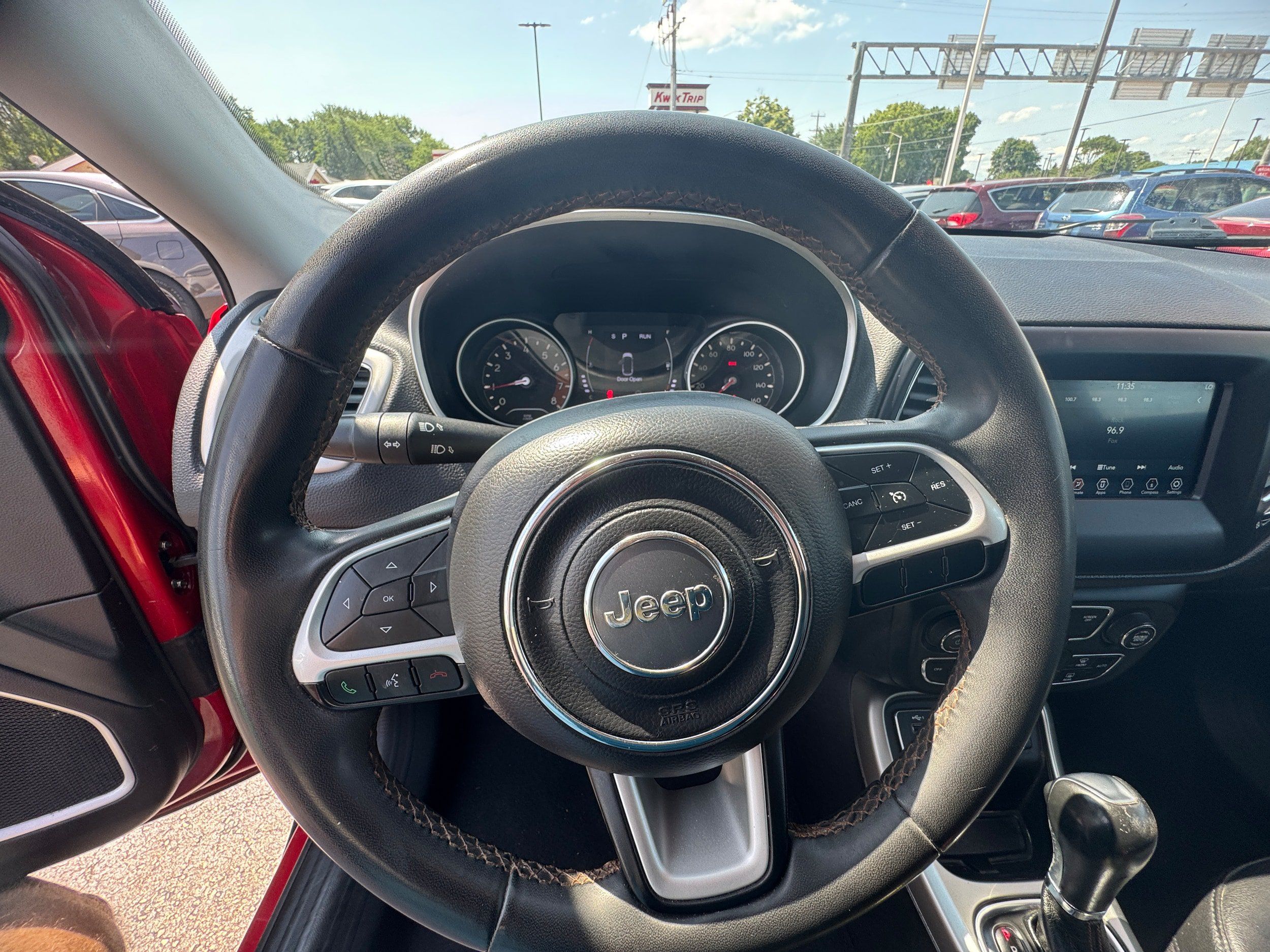 Used 2021 Jeep Compass Latitude FWD image 9