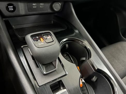 Used 2024 Nissan Rogue SV image 17