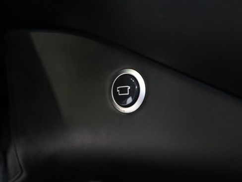 Used 2016 Ferrari California T RWD image 35