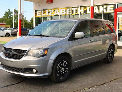 Used 2016 Dodge Grand Caravan R/T w/ Driver Convenience Group FWD image 1