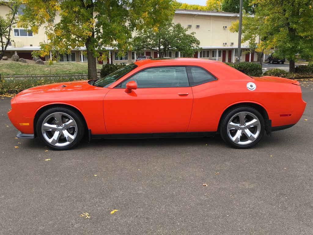 Used 2013 Dodge Challenger R/T Plus RWD image 3