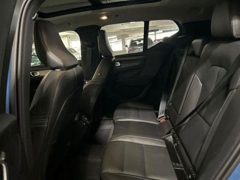 Used 2025 Volvo XC40 B5 Core image 22