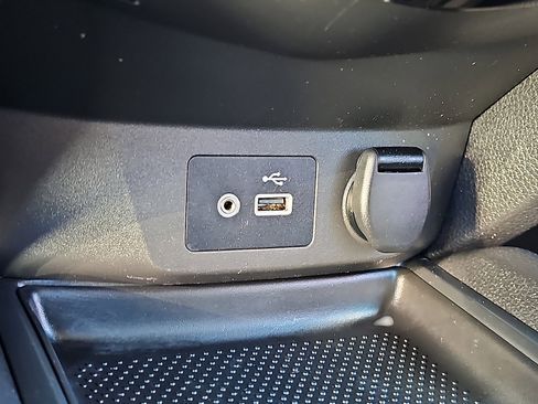 Used 2020 Nissan Rogue SV image 23