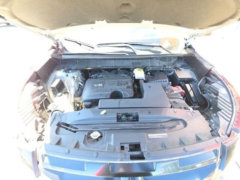 Used 2023 Nissan Pathfinder Platinum w/ Black Appearance Package image 30