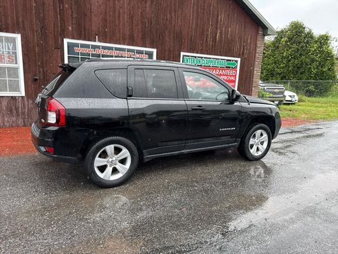 Used 2015 Jeep Compass Latitude AWD/4WD image 9