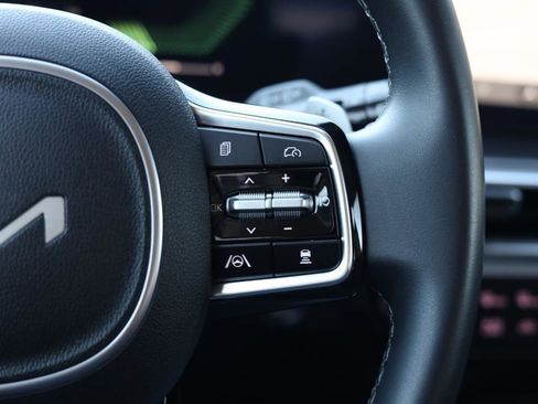 Used 2025 Kia Sorento EX image 14