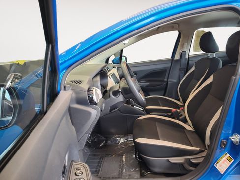 Used 2021 Nissan Versa SV FWD image 24