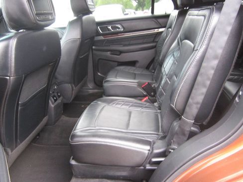 Used 2017 Ford Explorer Platinum AWD/4WD image 8
