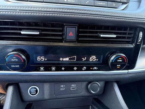 Used 2022 Nissan Rogue SV FWD image 31