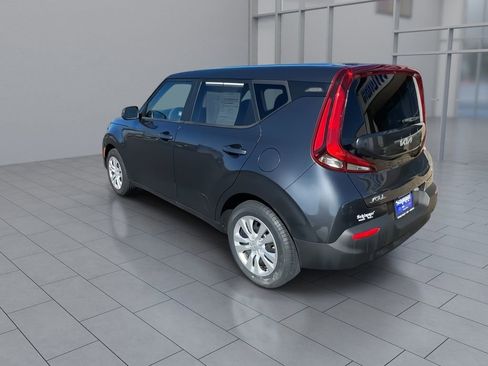Used 2022 Kia Soul LX image 6