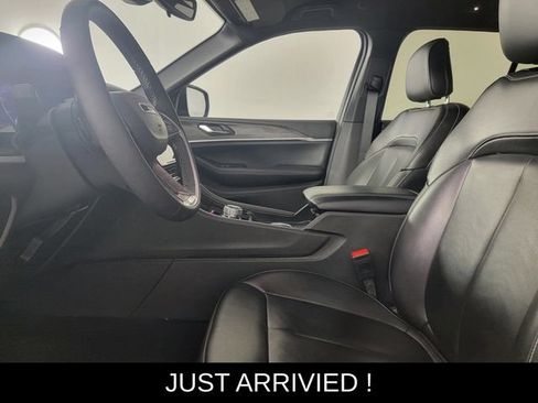Used 2024 Jeep Grand Cherokee Limited AWD/4WD image 13