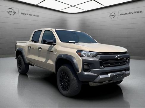 Used 2023 Chevrolet Colorado Trail Boss w/ LPO, Skid Plate Package AWD/4WD image 2