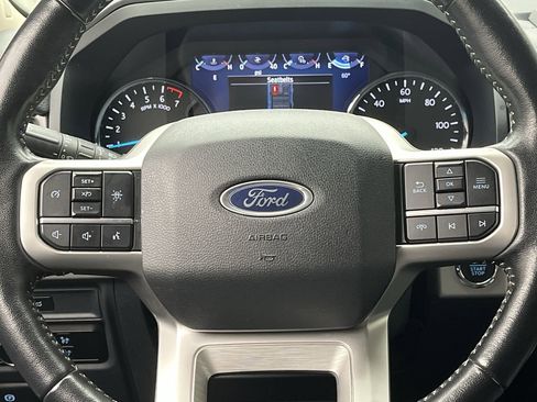 Used 2024 Ford Expedition XLT image 17