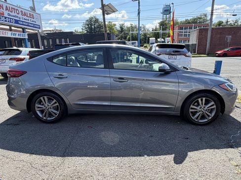 Used 2018 Hyundai Elantra SEL FWD image 5