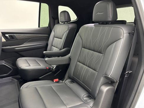 New 2027 Buick Enclave Avenir w/ LPO, Floor Liner Package AWD/4WD image 47