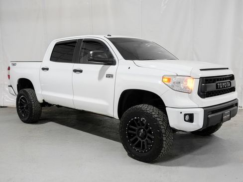 Used 2016 Toyota Tundra SR5 w/ TRD Off Road Package AWD/4WD image 8