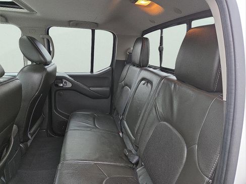 Used 2021 Nissan Frontier PRO-4X w/ Pro-4x Utility Package image 7