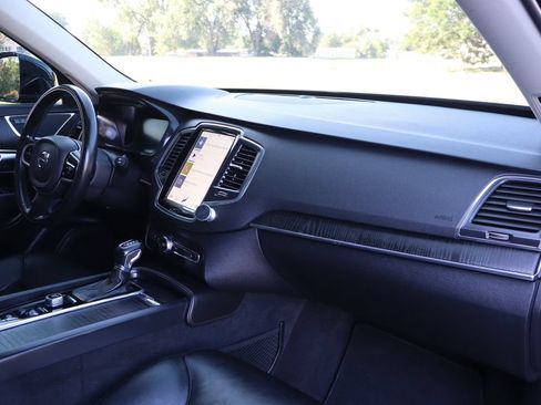 Used 2020 Volvo XC90 T5 Momentum AWD/4WD image 17