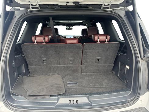 Used 2024 Ford Expedition Limited image 9