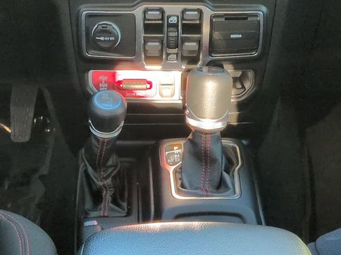 Certified 2021 Jeep Gladiator Rubicon image 19