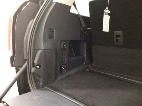 New 2025 Ford Expedition Active image 39