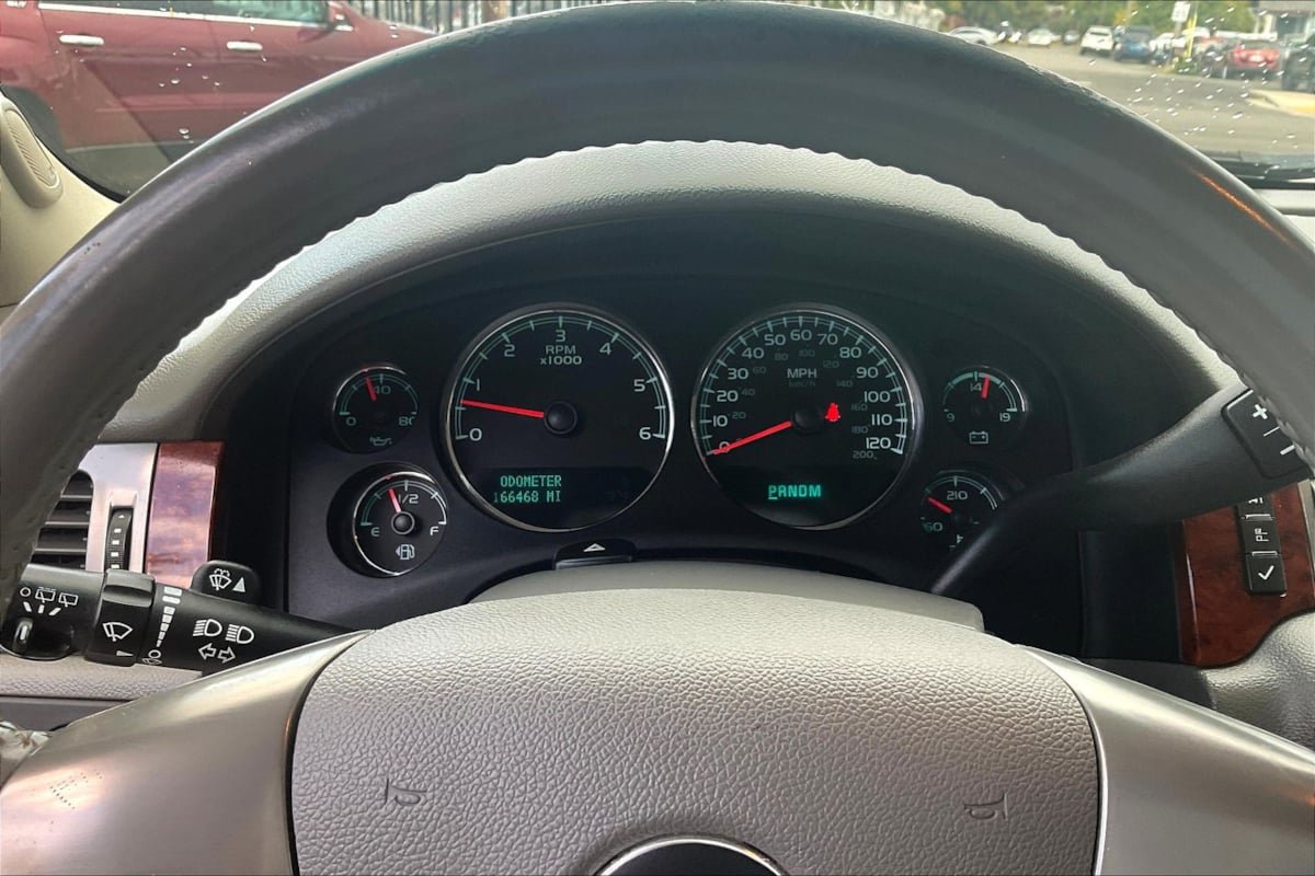 Used 2012 GMC Yukon SLT w/ SLT-2 Equipment Package AWD/4WD image 13
