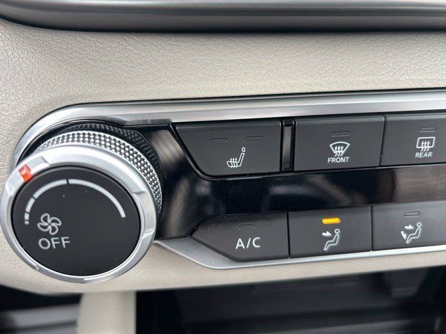 Used 2023 Nissan Altima 2.5 SV w/ SV Premium Package FWD image 34