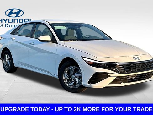 New 2026 Hyundai Elantra SE FWD image 2