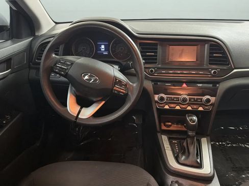 Used 2020 Hyundai Elantra SE w/ Cargo Package (C1) FWD image 10