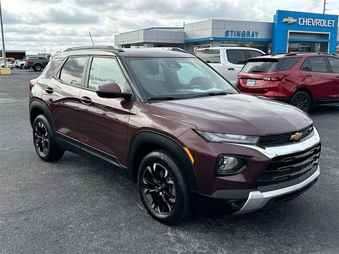 Used 2023 Chevrolet TrailBlazer LT w/ Convenience Package image 3