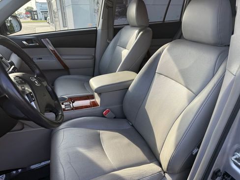 Used 2013 Toyota Highlander Limited image 13
