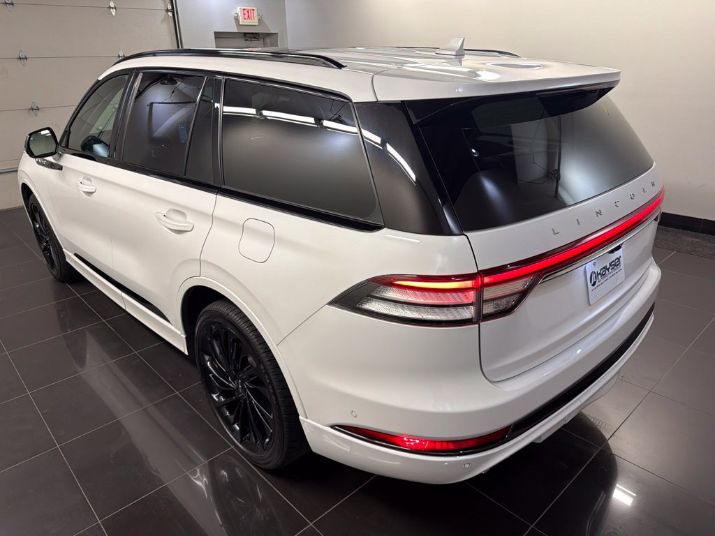 Used 2023 Lincoln Aviator Reserve w/ Equipment Group 201A AWD/4WD image 4