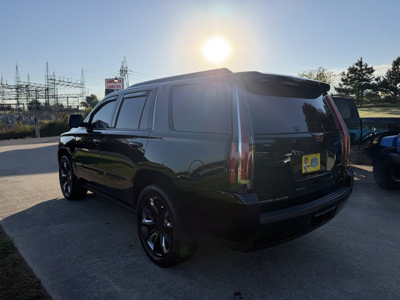 Used 2015 Cadillac Escalade Platinum AWD/4WD image 4