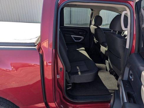 Used 2017 Nissan Titan SV RWD image 17