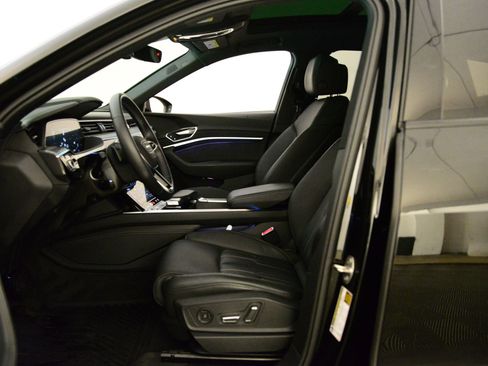 Used 2023 Audi e-tron Chronos w/ Chronos Package image 28