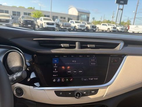 Used 2020 Buick Encore GX Essence w/ Advanced Technology Package image 13