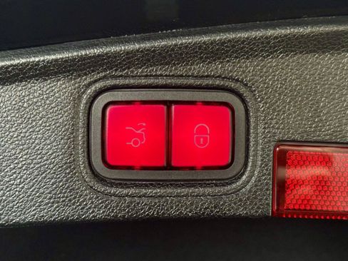 Used 2021 Mercedes-Benz C 300 Coupe image 37