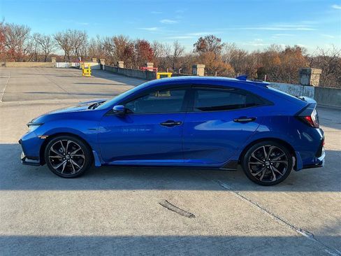 Used 2018 Honda Civic Sport Touring image 3