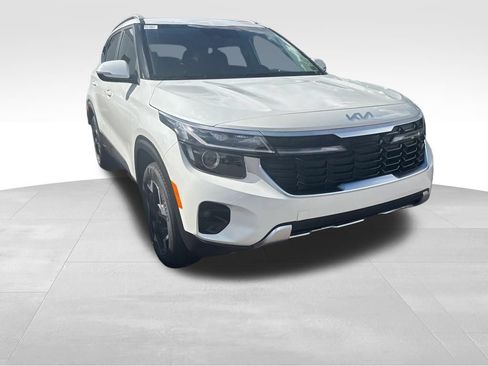 Used 2024 Kia Seltos SX AWD/4WD image 2