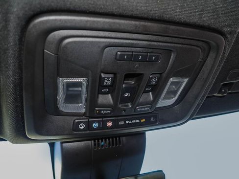 Used 2022 Chevrolet Silverado 1500 ZR2 w/ Technology Package AWD/4WD image 26