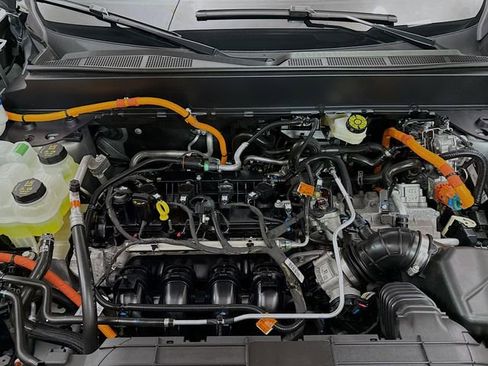 Used 2024 Ford Maverick XLT image 28