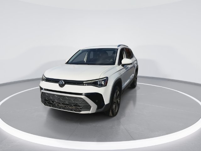 Used 2025 Volkswagen Taos SE AWD/4WD image 4