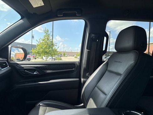 Used 2024 GMC Yukon XL Denali AWD/4WD image 19
