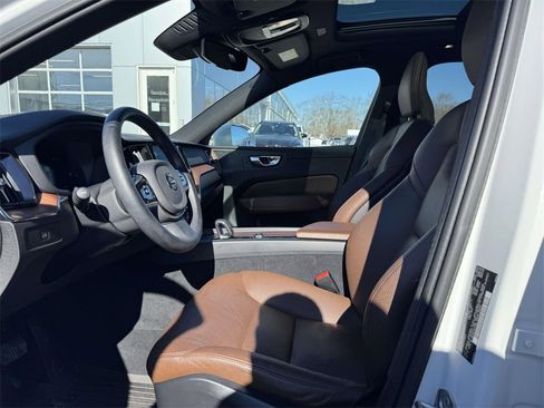 Used 2023 Volvo XC60 B5 Plus w/ Climate Package image 13