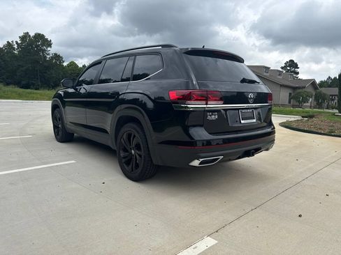 Used 2023 Volkswagen Atlas SE w/ Panoramic Sunroof Package FWD image 7
