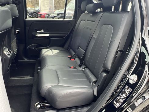 Used 2022 Mercedes-Benz GLB 250 4MATIC w/ Premium Package Lite image 23