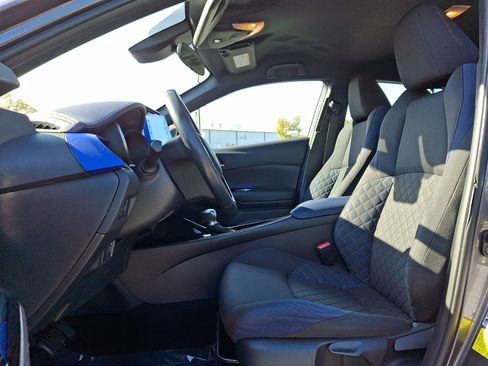 Used 2021 Toyota C-HR XLE image 14