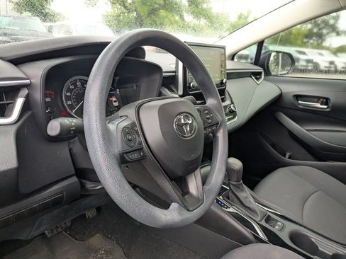 Used 2020 Toyota Corolla LE image 11
